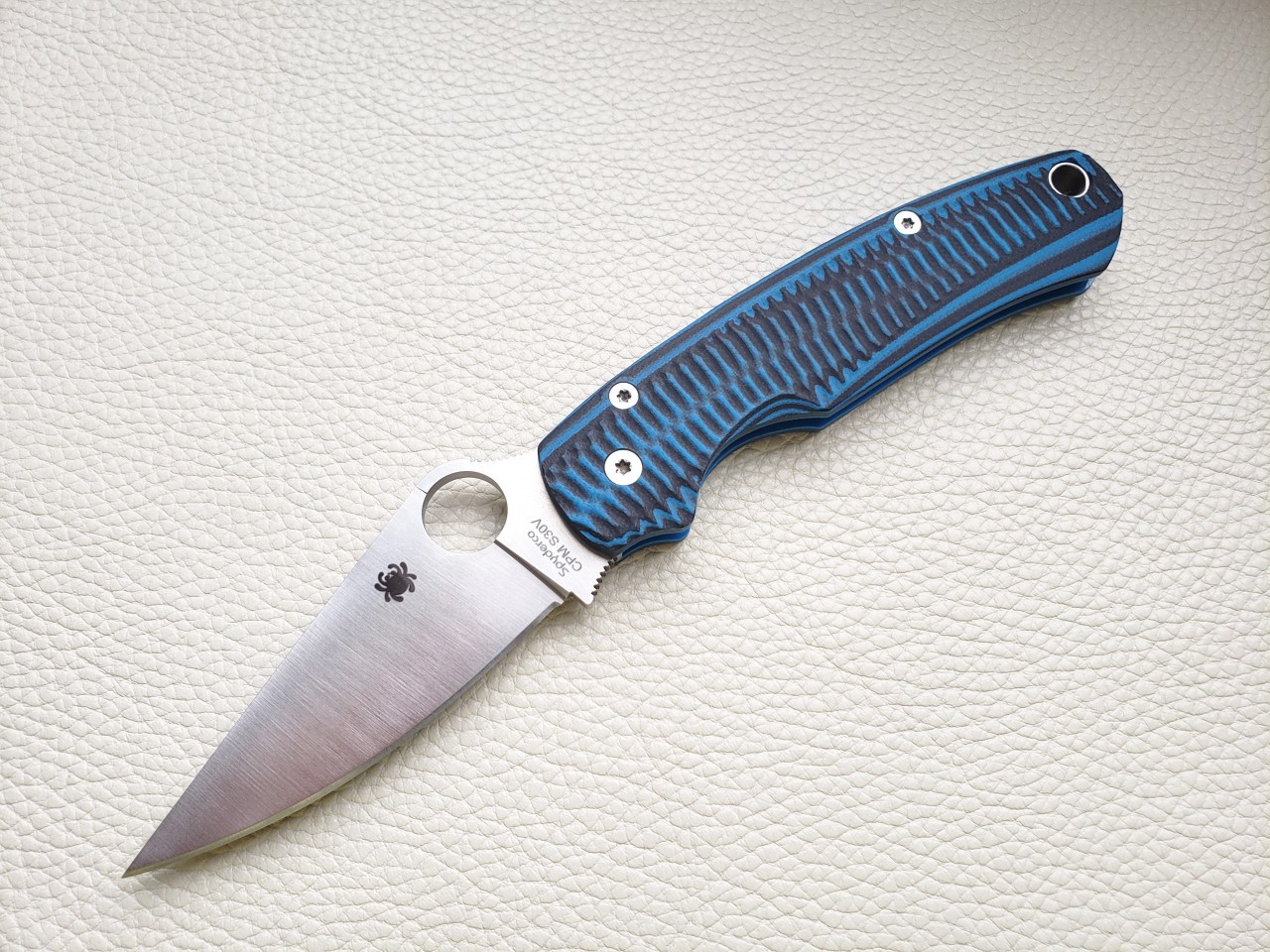 Custom scales Grand Reptilia, for  Spyderco PM 2 knife